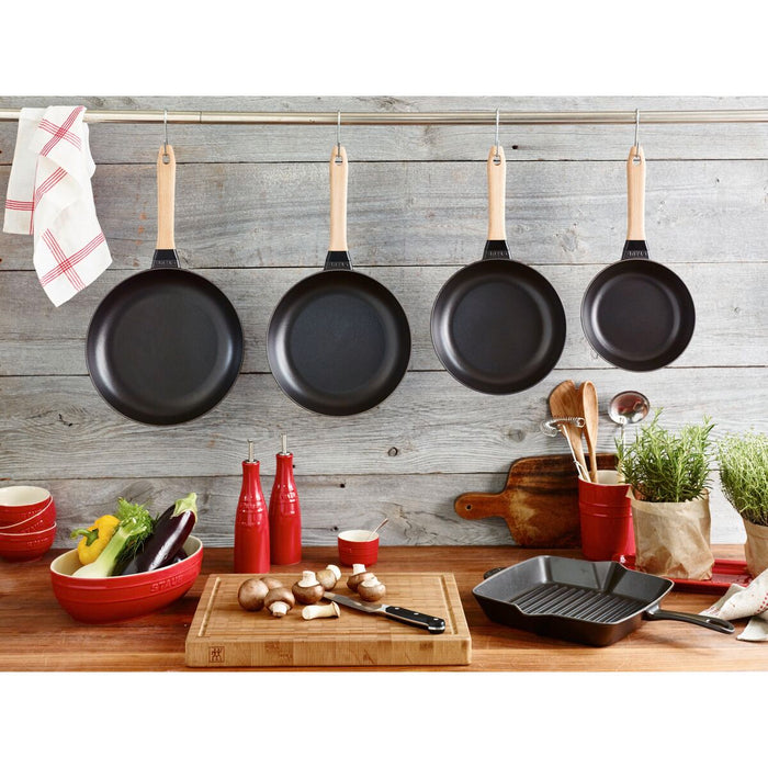 Pans Bratpfanne mit Holzgriff, 28cm, schwarz 28 cm, rund, Schwarz, Gusseisen