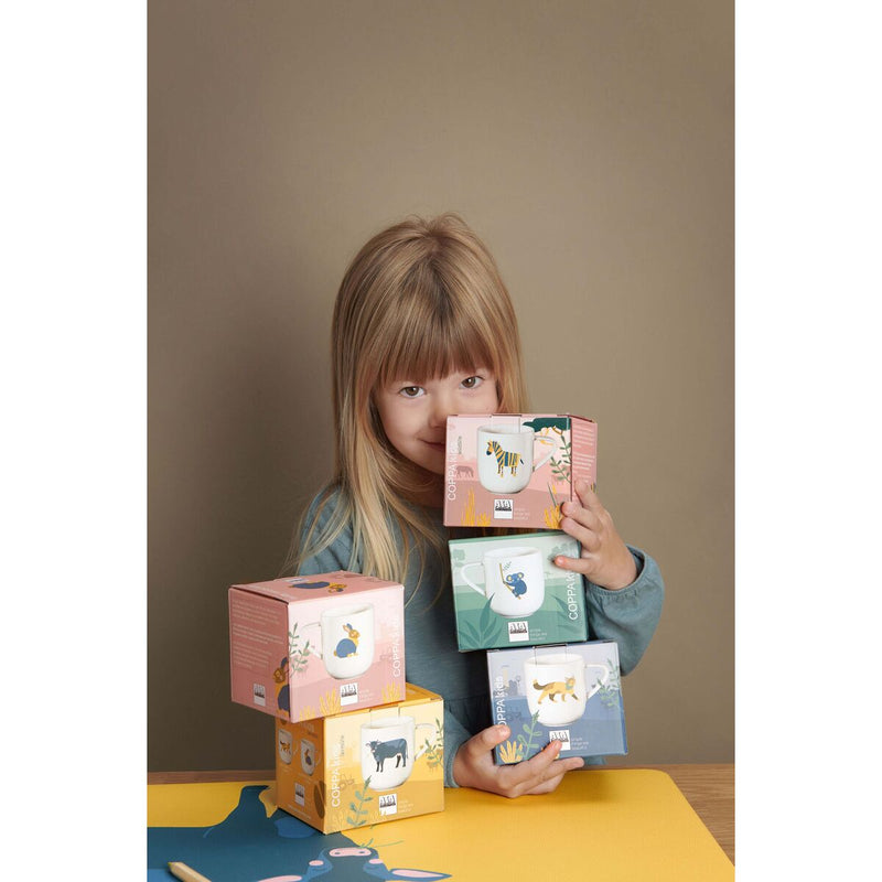 Henkelbecher, Delfin Dennis